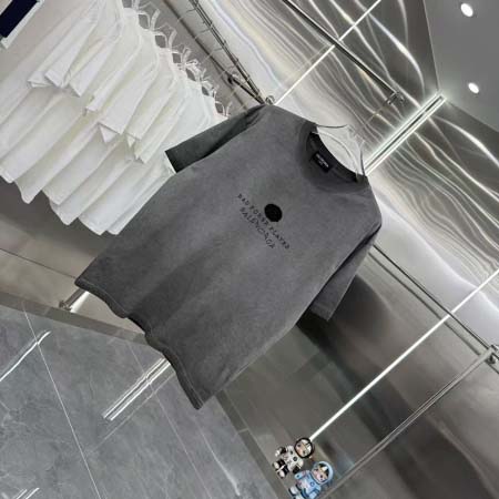 2025年12月24日入荷秋冬新作Balenciaga半袖 tシャツ/XQY工場