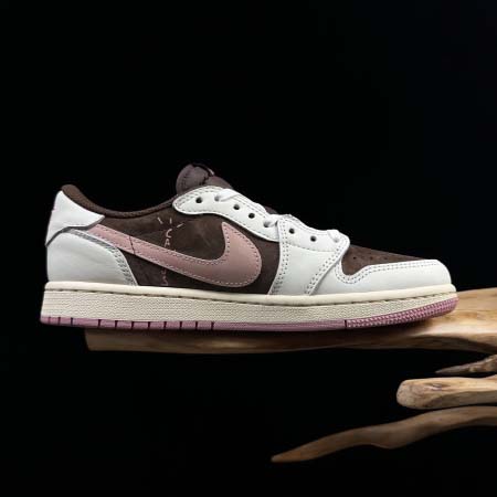 2025年12月25日入荷新品 Travis Scott x Air Jordan 1 Low Medium Olive人気 スニーカー男女兼用/誕生日プレゼント/XH工場