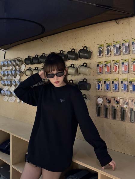 2025年12月29日秋冬新作Pradaスウェット高品質人気商品/誕生日プレゼント/FF工場