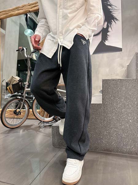 2025年12月30日新作Pradaスラックス秋冬高級品/DM工場