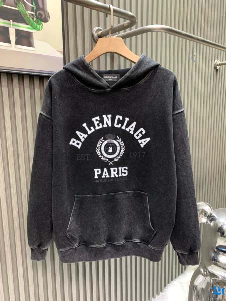 2025年11月18日秋冬新作Balenciagaスウェット...