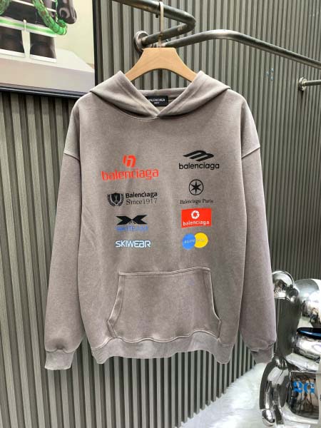 2025年11月18日秋冬新作Balenciagaスウェット...