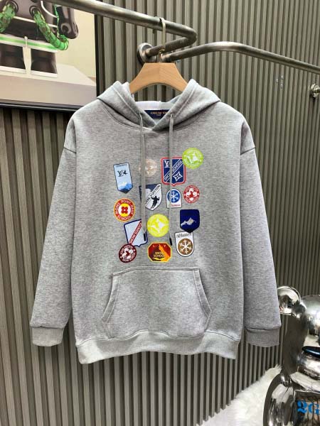 2025年11月19日秋冬新作Louis Vuittonスウ...