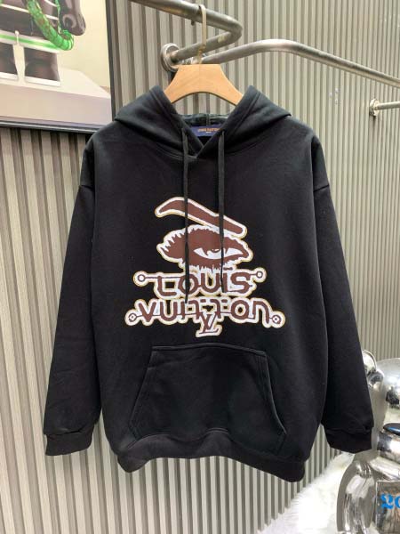 2025年11月19日秋冬新作Louis Vuittonスウ...