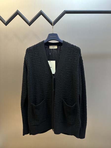 2025年12月22日秋冬新作FENDI ニットカーディガン...