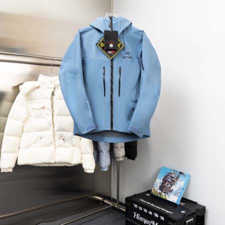 2025年12月23日秋冬新作ARCTERYXダウンジャケッ...