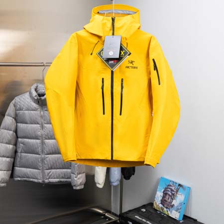 2025年12月23日秋冬新作ARCTERYXダウンジャケッ...