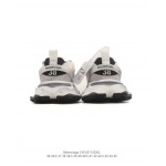 2025年12月25日入荷新品BALENCIAGA人気 スニーカー男女兼用/誕生日プレゼント/XH工場