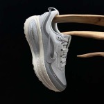 2025年12月25日入荷新品Nike Vomero 18 Gore-Tex人気 スニーカー男女兼用/誕生日プレゼント/XH工場