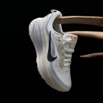 2025年12月25日入荷新品Nike Vomero 18人気 スニーカー男女兼用/誕生日プレゼント/XH工場