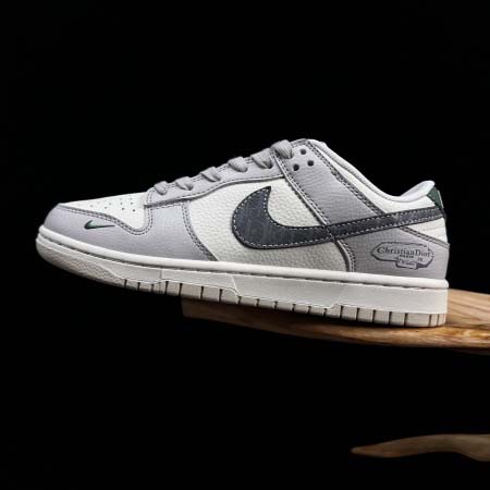 2025年12月25日入荷新品Nike Dunk Low R...