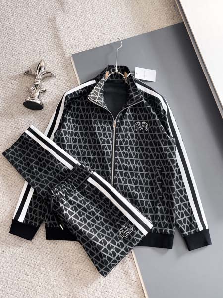 2025年12月26日VALENTINO秋冬新作上下人気商品...