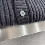 2025年12月29日秋冬新作PRADA ニットカーディガン  高品質人気商品/誕生日プレゼント/FF工場