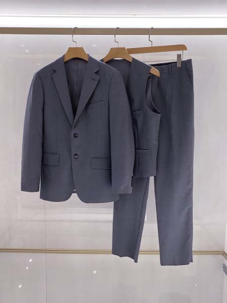 2025年12月30日新作Loropianaスーツのセット秋...