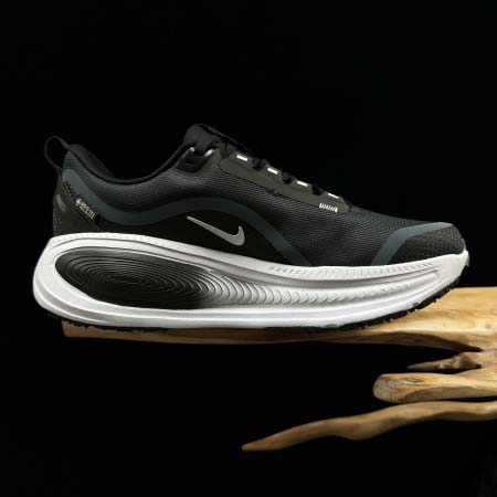 2026年1月9日入荷新品Nike Vomero 18 Gore-Tex人気 スニーカー男女兼用/誕生日プレゼント/XH工場