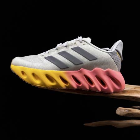 2026年1月10日入荷新品Adidas Switch FWD人気 スニーカー男女兼用/誕生日プレゼント/XH工場