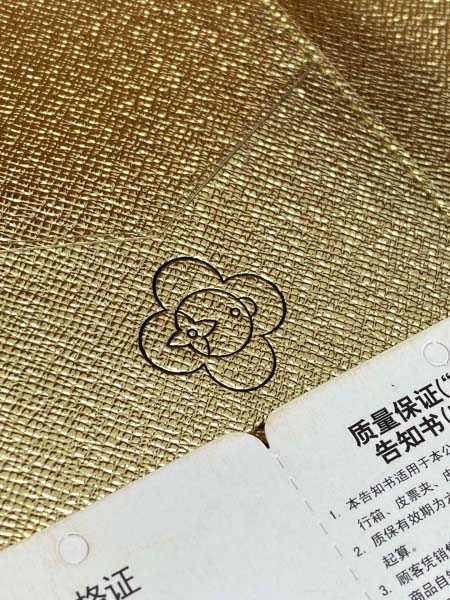 2026年1月13日新作高品質Louis VuittonパスポートカバーM15327 VivienneMonogramVivienne14 x 2.5 x 10/GQ工場