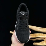 2026年1月9日入荷新品Saucony Triumph 21 N人気 スニーカー男女兼用/誕生日プレゼント/XH工場