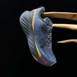 2026年1月9日入荷新品Saucony Triumph 21 N人気 スニーカー男女兼用/誕生日プレゼント/XH工場