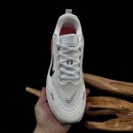 2026年1月9日入荷新品 Nike Vomero Plus 人気 スニーカー男女兼用/誕生日プレゼント/XH工場