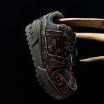 2026年1月10日入荷新品Louis Vuitton人気 スニーカー男女兼用/誕生日プレゼント/XH工場