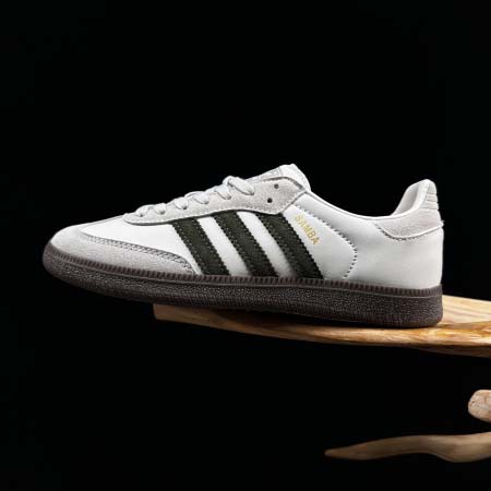2026年1月10日入荷新品adidas originals...