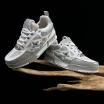 2026年1月10日入荷新品Louis Vuitton人気 スニーカー男女兼用/誕生日プレゼント/XH工場