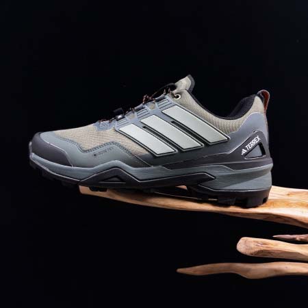 2026年1月10日入荷新品adidas Terrex Sk...