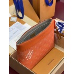 2026年1月14日新作 高品質Louis VuittonバッグM12665/Monogram   Pochette Voyage 32 x 21 x 8  /GQ工場