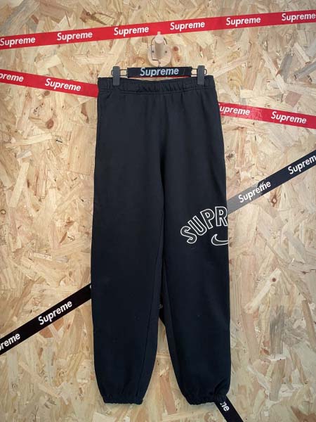 2026年1月16日新作supreme x nikeスウェッ...