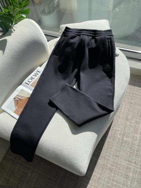 2026年1月20日新作Cana da Gooseスラックス...