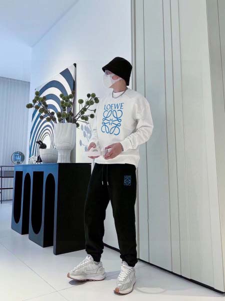 2026年1月28日入荷新作Loewe上下セット大人気 激安...