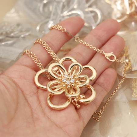 2026年2月1日入荷新品van cleef & arpelsネックレスギフト/誕生日/記念品/アクセサリーxin工場