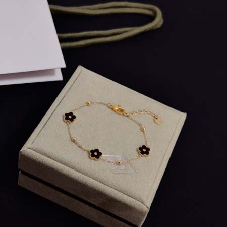 2026年2月1日入荷新品van cleef & arpelsブレスレットギフト/誕生日/記念品/アクセサリーxin工場