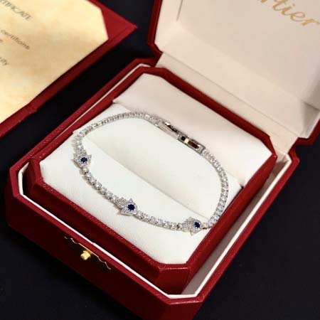 2026年2月3日入荷新品カルティエブレスレットギフト/誕生日/記念品/アクセサリーxin工場