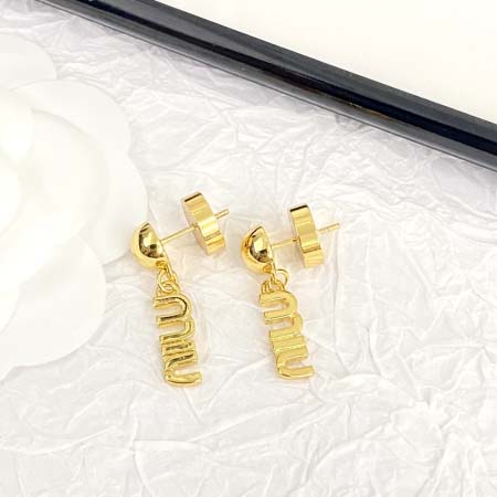 2026年2月5日入荷新品MiuMiuピアスギフト/誕生日/記念品/アクセサリーxin工場