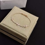 2026年2月1日入荷新品van cleef & arpelsブレスレットギフト/誕生日/記念品/アクセサリーxin工場