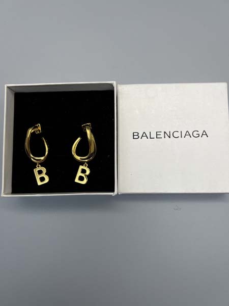 2026年2月3日入荷新品Balenciagaピアスギフト/...