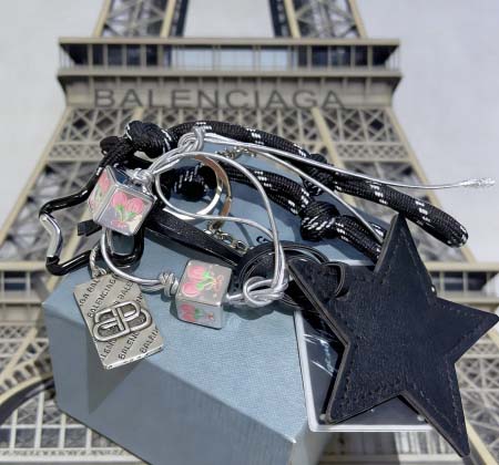 2026年2月3日入荷新品Balenciaga キーホルダー...