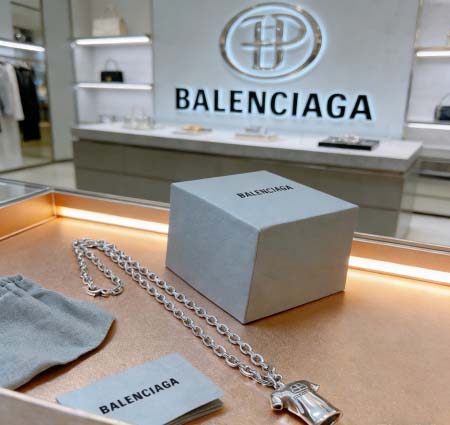 2026年2月3日入荷新品Balenciagaネックレスギフ...