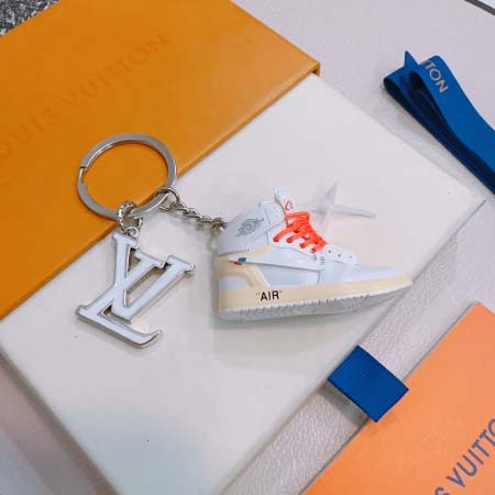 2026年2月3日入荷新品ルイヴィトン キーホルダー ギフト...