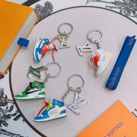 2026年2月3日入荷新品ルイヴィトン キーホルダー ギフト...