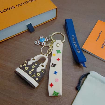 2026年2月3日入荷新品ルイヴィトン キーホルダー ギフト...