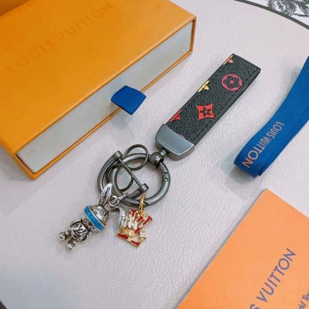 2026年2月3日入荷新品ルイヴィトン キーホルダー ギフト...