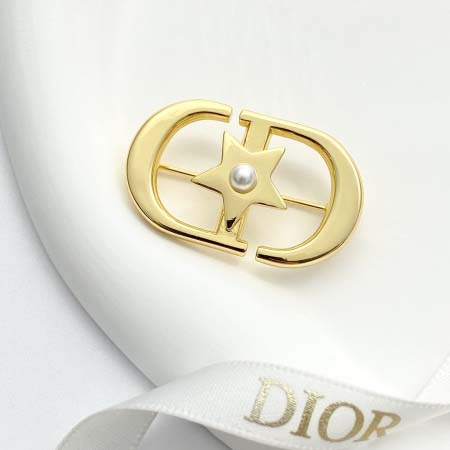 2026年2月5日入荷新品Diorブローチギフト/誕生日/記...
