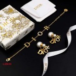 2026年2月5日入荷新品Diorブレスレットギフト/誕生日/記念品/アクセサリーxin工場