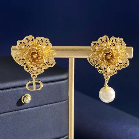 2026年2月5日入荷新品Diorピアスギフト/誕生日/記念...