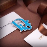 2026年2月5日入荷新品Diorブローチギフト/誕生日/記念品/アクセサリーxin工場