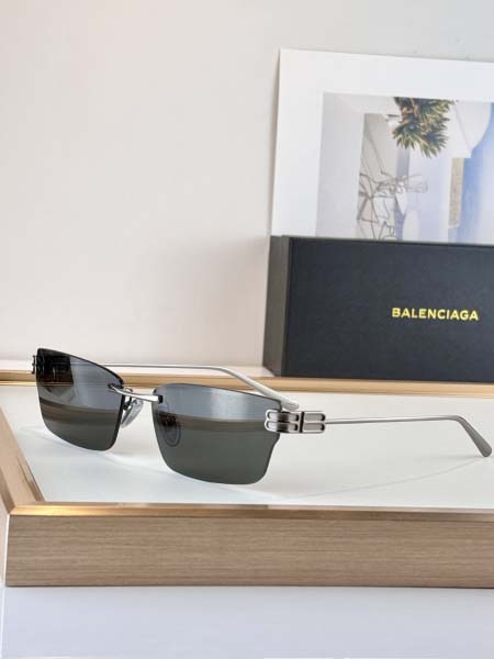 2026年2月6日入荷新品BALENCIAGA原版復刻サング...