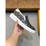2026年2月21日入荷新作Louis Vuitton靴/スニーカー人気商品★/誕生日プレゼント/流行/高品質/JY工場